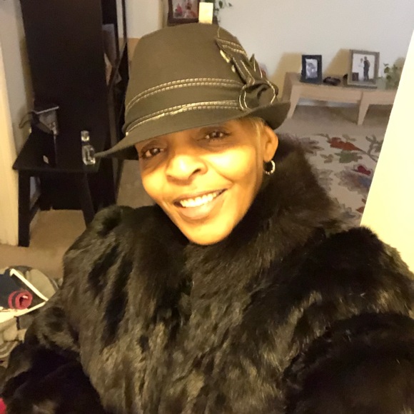 Meet your Posher, Mary - Picture 7 of 7